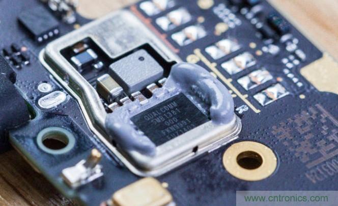 拆解黑鯊手機：多級直觸一體式液冷系統有什么門道？