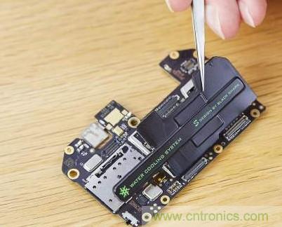 拆解黑鯊手機：多級直觸一體式液冷系統有什么門道？