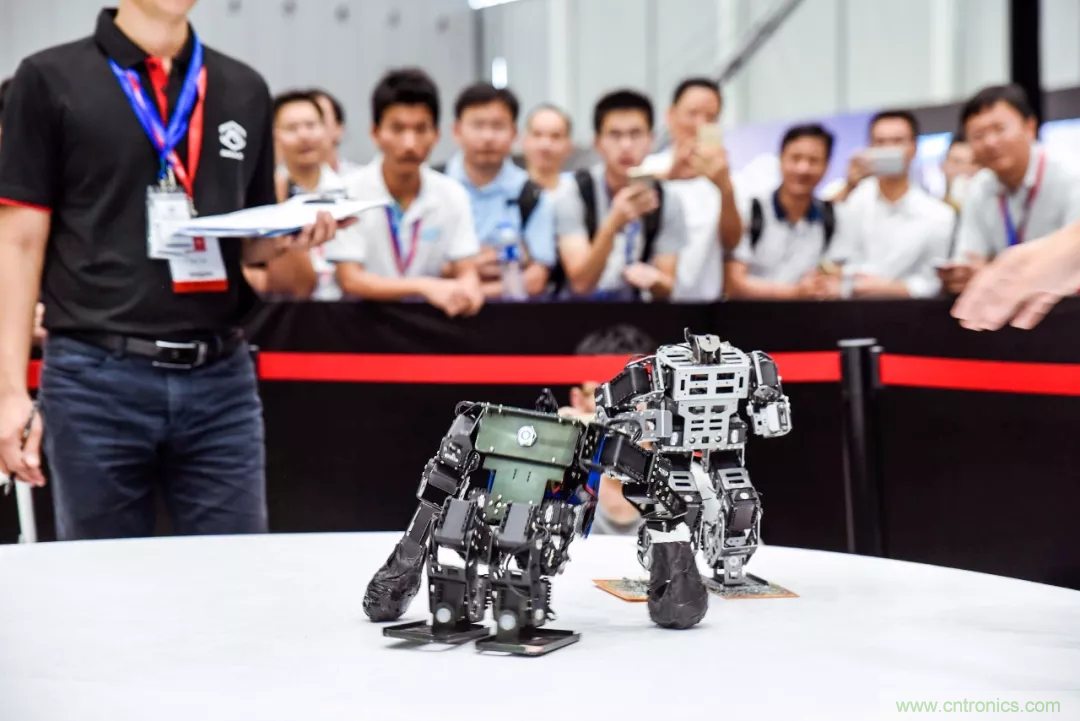 連續(xù)3年落戶(hù)順德！2018超燃機(jī)器人大賽等你來(lái)戰(zhàn)！