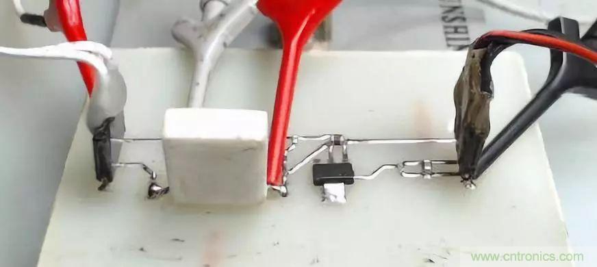 不錯(cuò)的學(xué)習(xí)貼,低壓差降壓穩(wěn)壓電路設(shè)計(jì) 不錯(cuò)的學(xué)習(xí)貼,低壓差降壓穩(wěn)壓電路設(shè)計(jì)