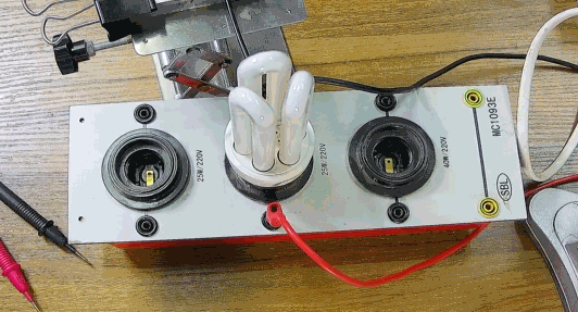 電燈泡內通有交流電,為什么看不到燈泡在閃爍?