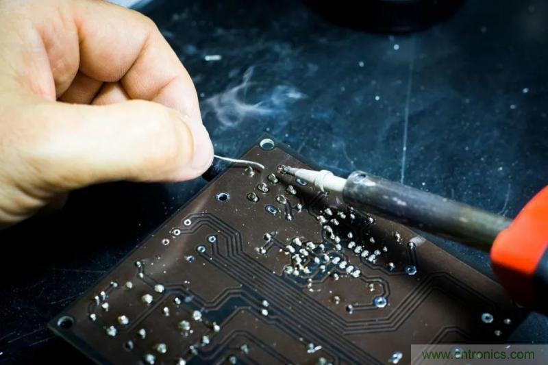 如何引腳接地十字焊盤,過孔完全接地? 如何引腳接地十字焊盤,過孔完全接地?