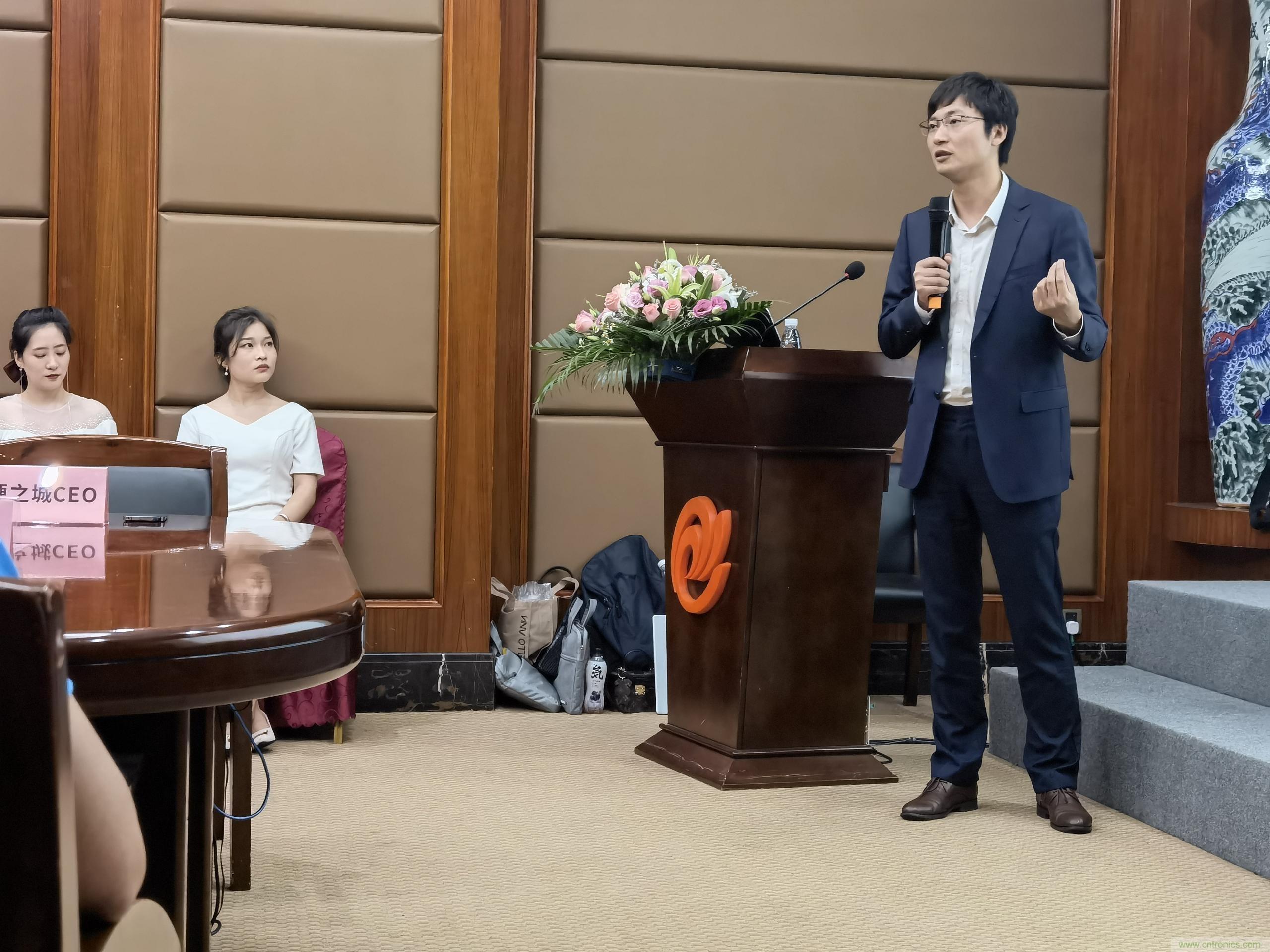 硬之城品牌·業(yè)務(wù)升級(jí),聯(lián)合多家銀行助力產(chǎn)業(yè)發(fā)展 硬之城品牌·業(yè)務(wù)升級(jí),聯(lián)合多家銀行助力產(chǎn)業(yè)發(fā)展