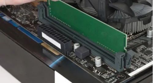 選擇正確的設備監測電池溫度 選擇正確的設備監測電池溫度